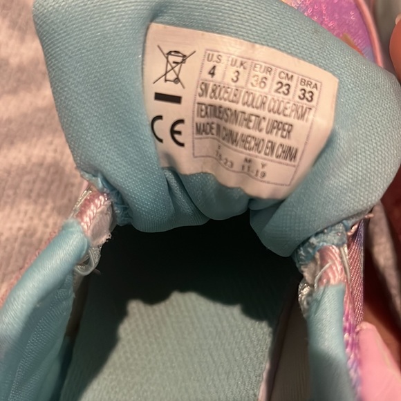 Girls Light Up Skechers - Picture 5 of 5